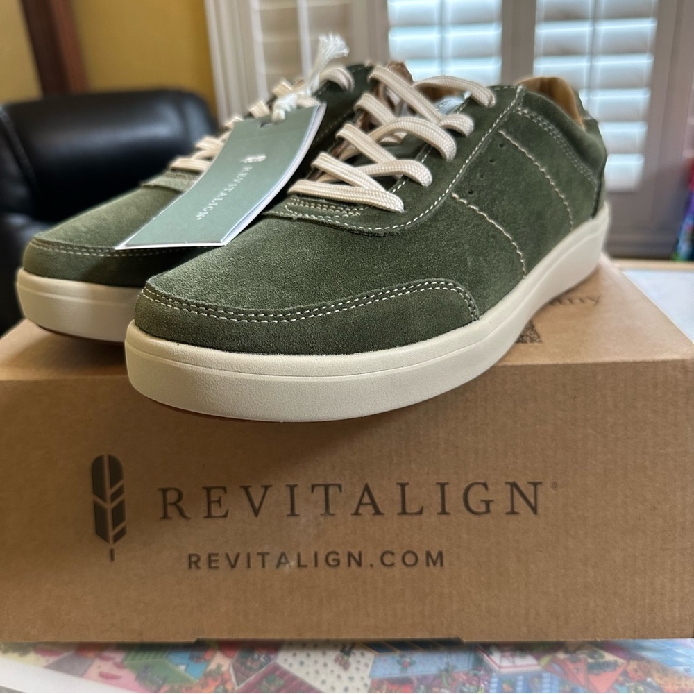 NWT Revitalign Men's Durham Sneaker in Suede Leather